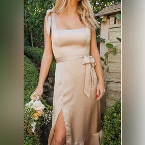 Show me your MuMu Clair midi dress. Size Medium brand new with tag in bag